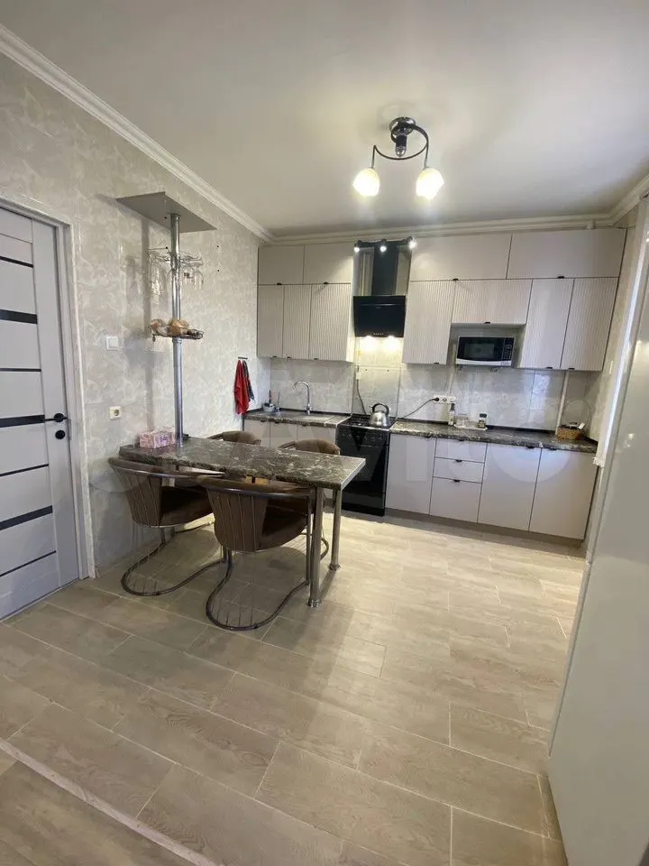 4+ комнаты, 90.1 м², 3/5 этаж, Карасунский внутригородской округ, мкр-н Камвольно-суконный Комбинат, Онежская ул., 5/1 — фото 2