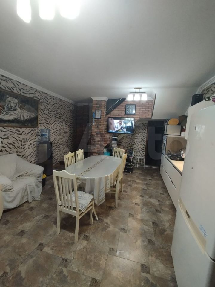 4+ комнаты, 200 м², 1/3 этаж, г Сочи, ул Севастопольская, д 2Б