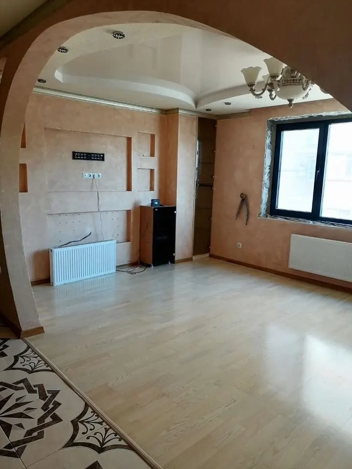 3-комн., 100 м², 7/8 этаж, Центральный внутригородской округ, мкр-н Дубинка, ул. КИМ, 143 — фото 3
