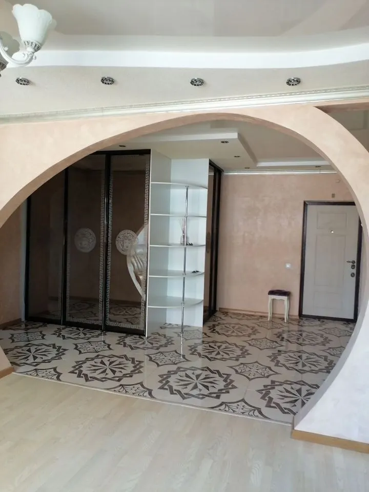 3-комн., 100 м², 7/8 этаж, Центральный внутригородской округ, мкр-н Дубинка, ул. КИМ, 143 — фото 5