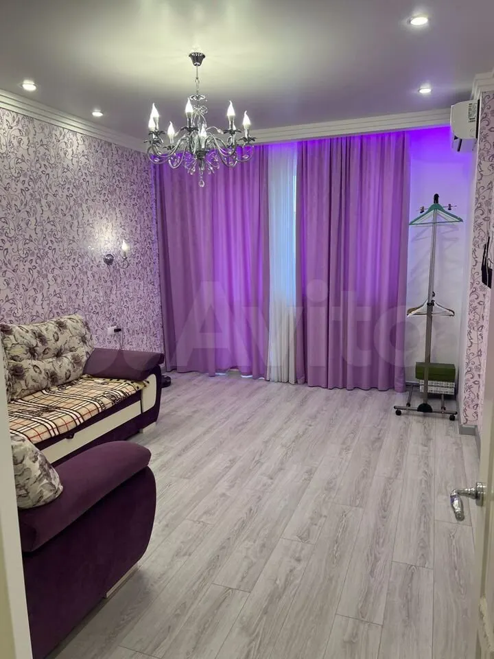 Продается 1-комн. квартира, 43 м² — фото 2