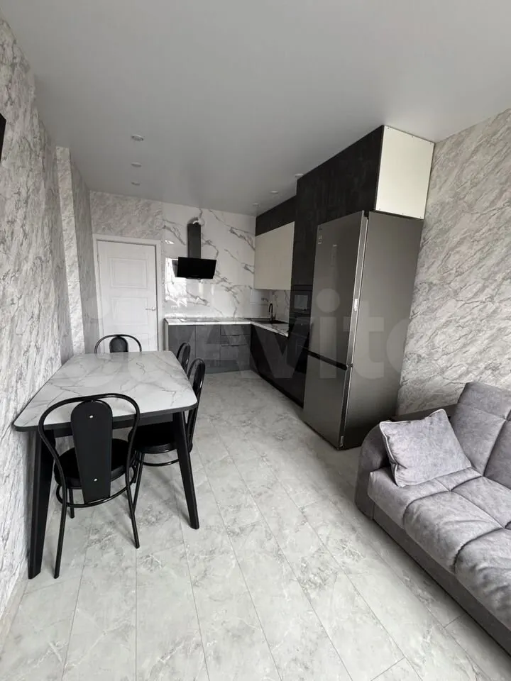 Продается 2-комн. квартира, 56.7 м²