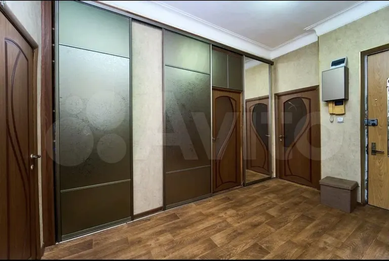 4+ комнаты, 94 м², 2/2 этаж, мкр-н Центральный, ул. Гудимы, 68 — фото 5