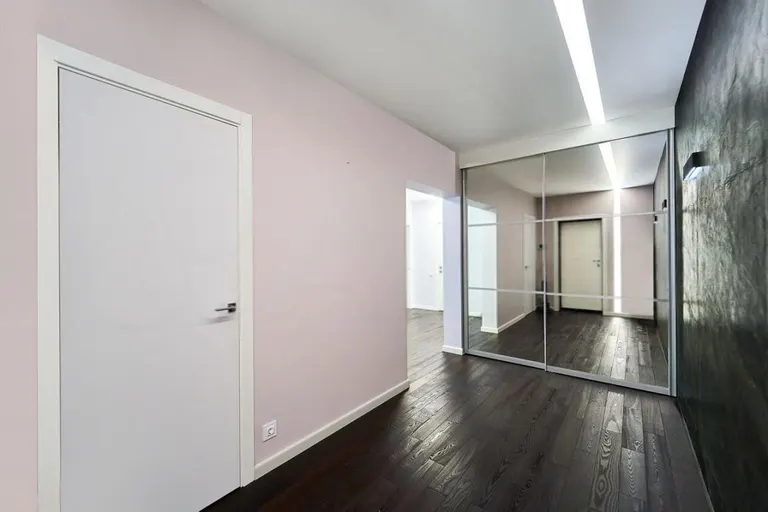Продается 3-комн. квартира, 102 м² — фото 2